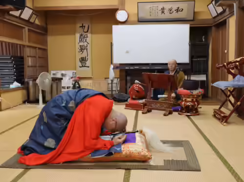 光全寺施食会2025須弥壇へ礼拝読経-上直竹上分 光全寺施食会2025須弥壇へ礼拝読経-上直竹上分の写真